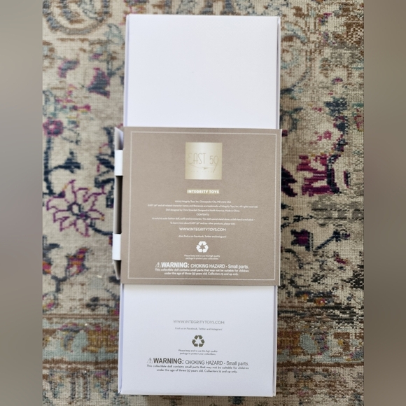 NRFB, Integrity Toys, Enchanting in Amethyst Lady Aurelia Grey Dressed Doll. - Picture 10 of 16